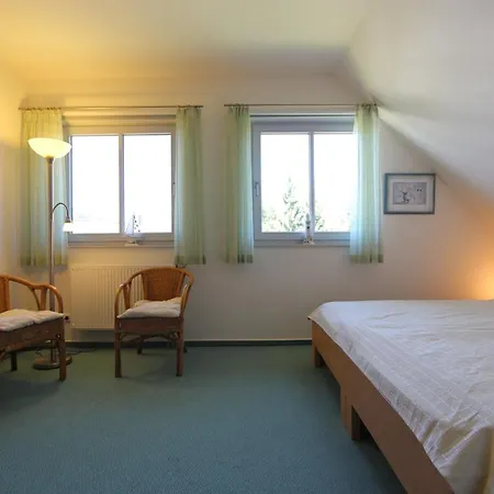 公寓 Heinke Im Reetdachhaus Cc *