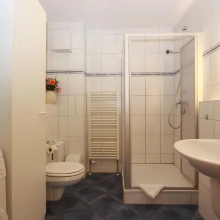 Heinke Im Reetdachhaus Cc *